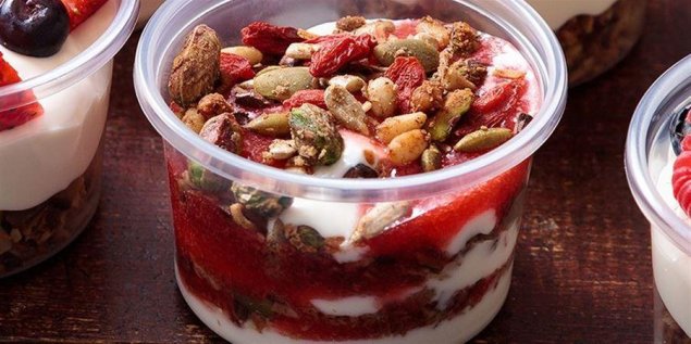 Yoghurt, Berry Coulis, Granola